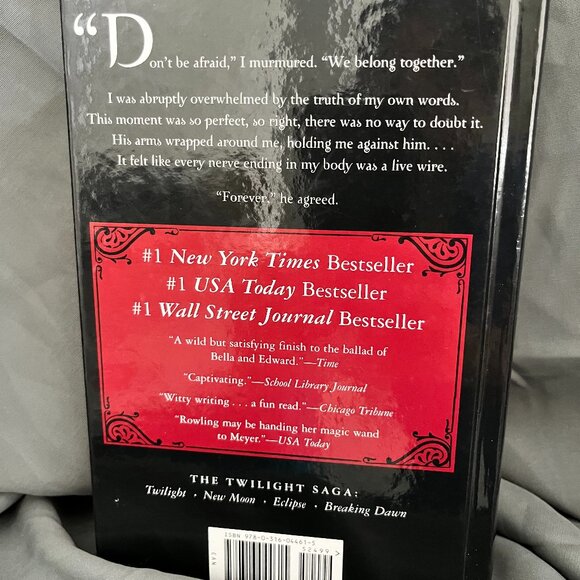 Hard Cover - Breaking Dawn by Stephenie Meyer - Picture 2 of 3